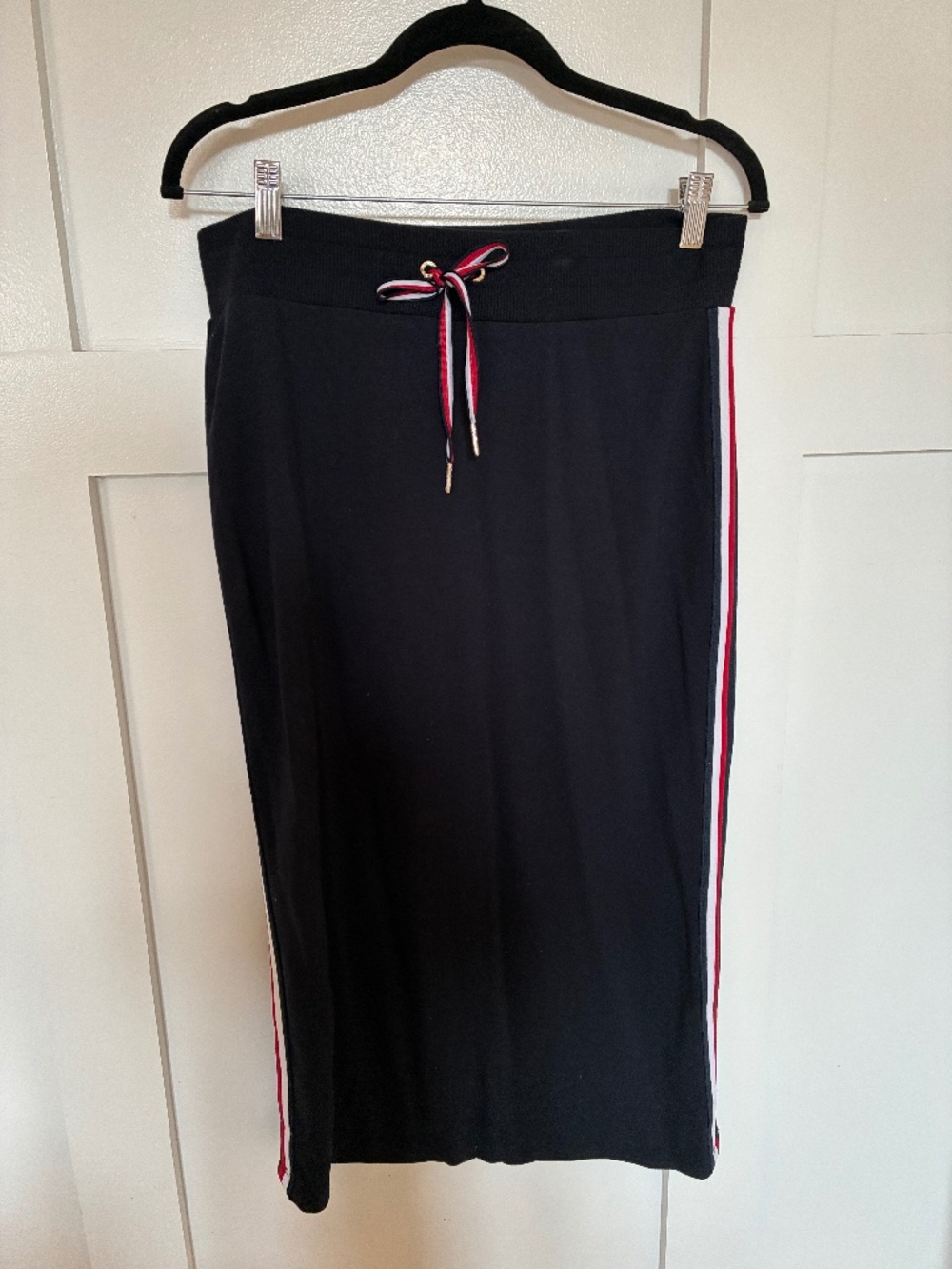 Tommy Hilfiger navy knit midi skirt